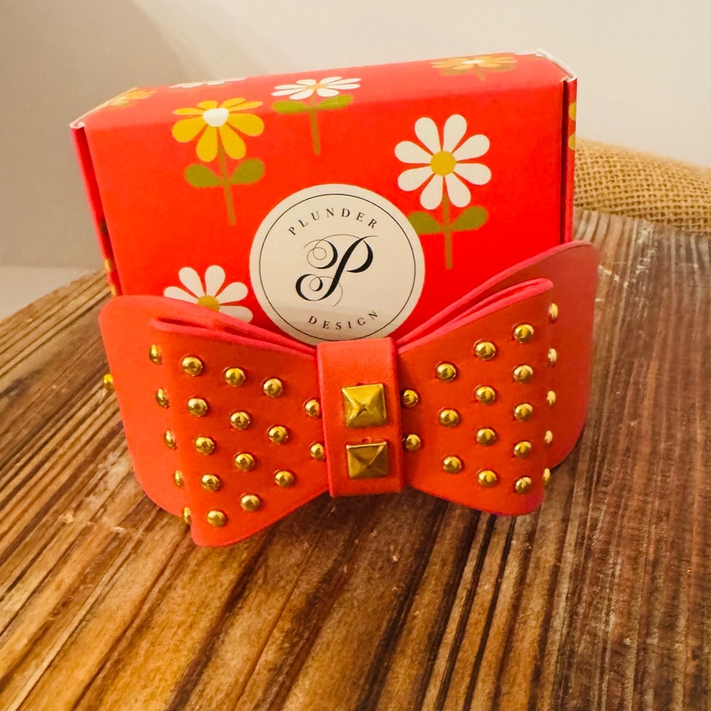 NIB PLUNDER CORAL SANDCASTLE CUFF BOW BRACELET RETIRED - Picture 3 of 8